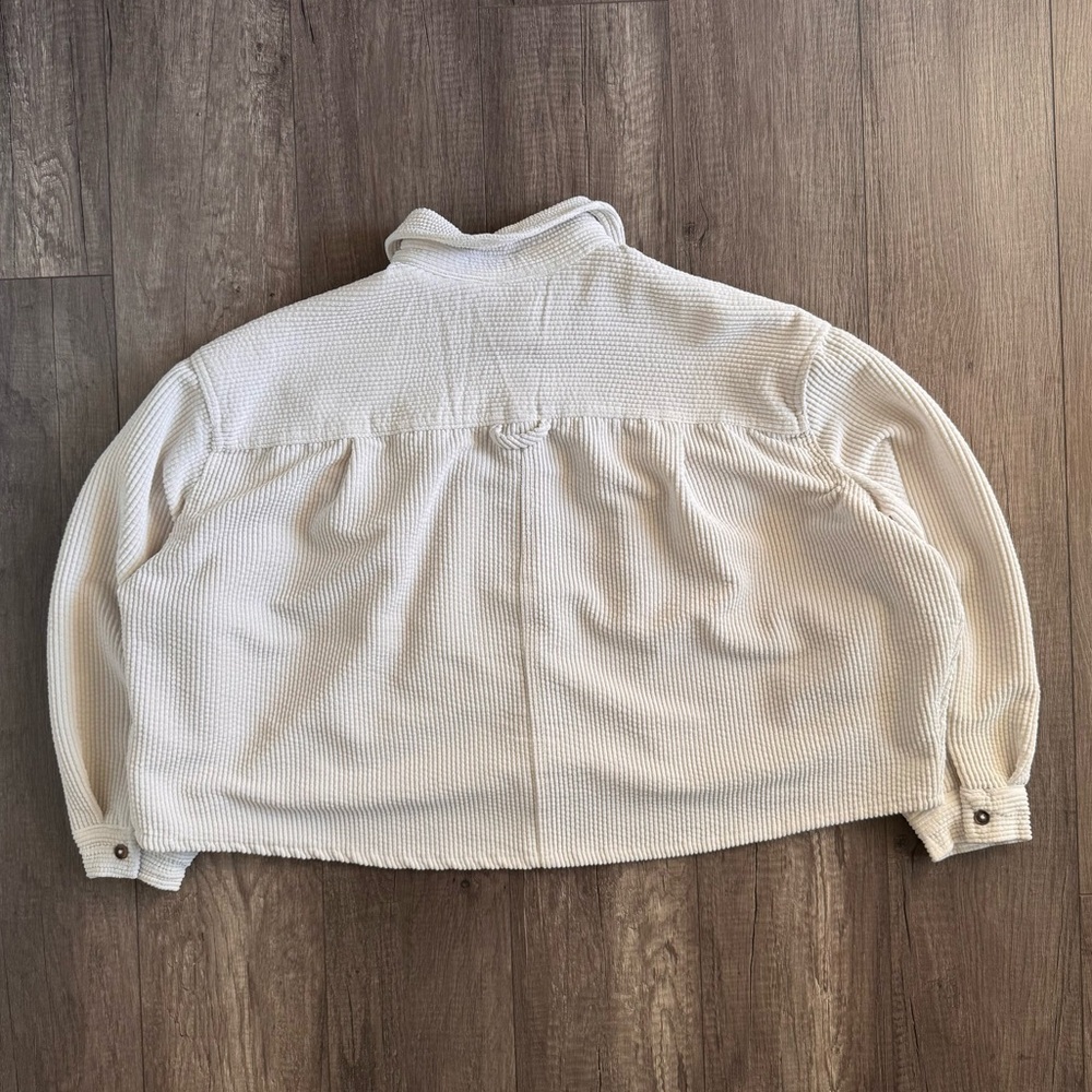 Minimalist Cream Boxy Light Jacket - Picture 3 of 6